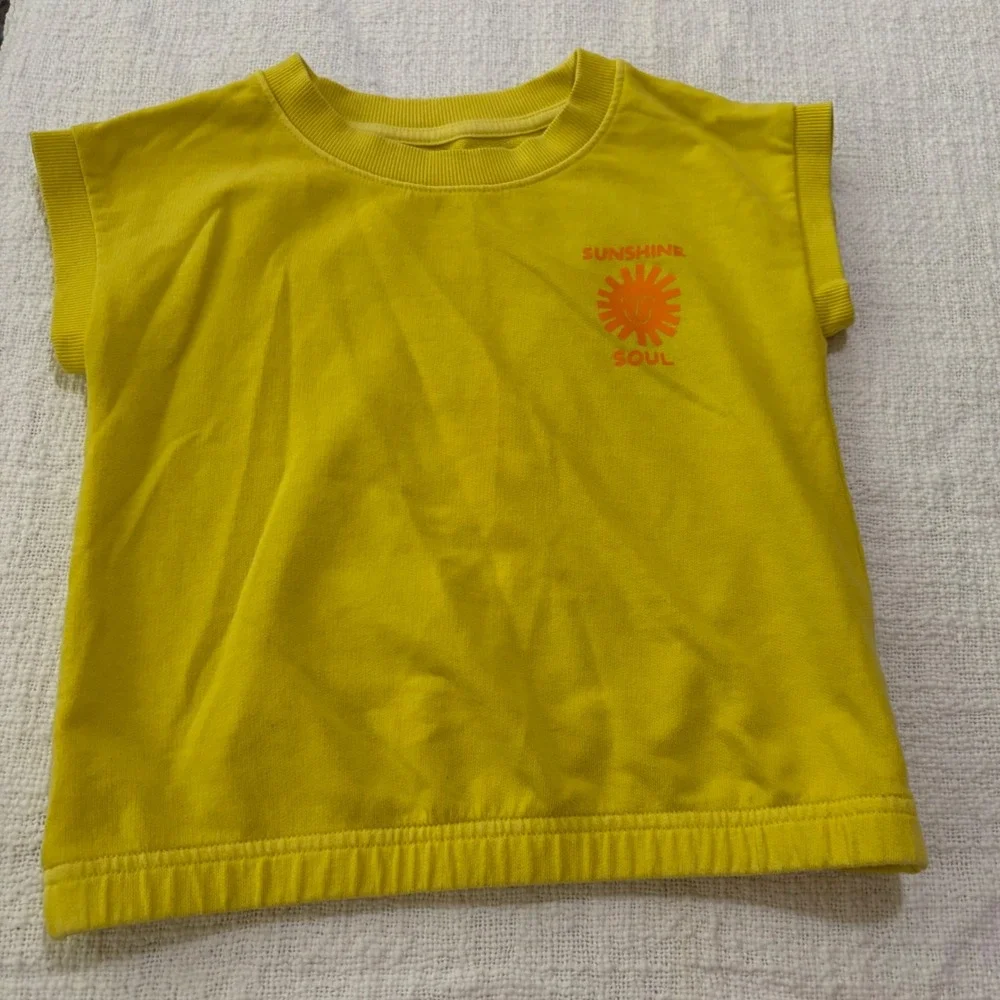 Cat & Jack Girls 4 Piece Summer Set XS 4/5 Sweatshirts and Shorts Pink Yellow